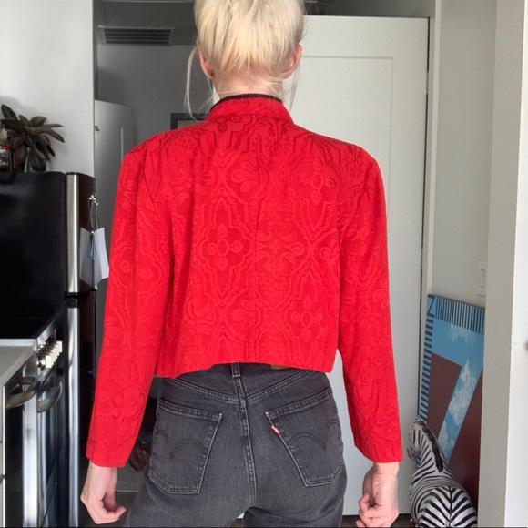 Cropped Red Jacket - Picture 2 of 4
